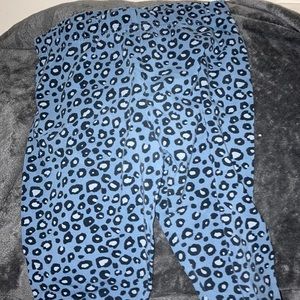 ✨Girls pants size 12/14 ✨